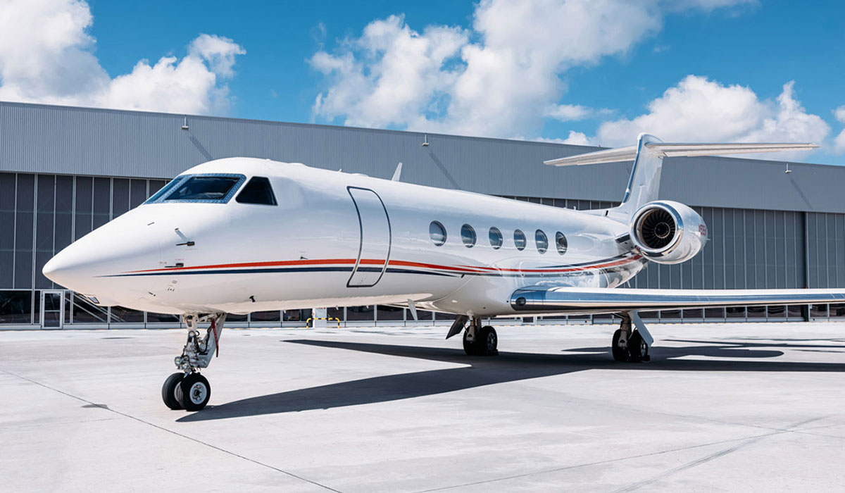 Ultra long range private jet aircraft for intercontinental travel