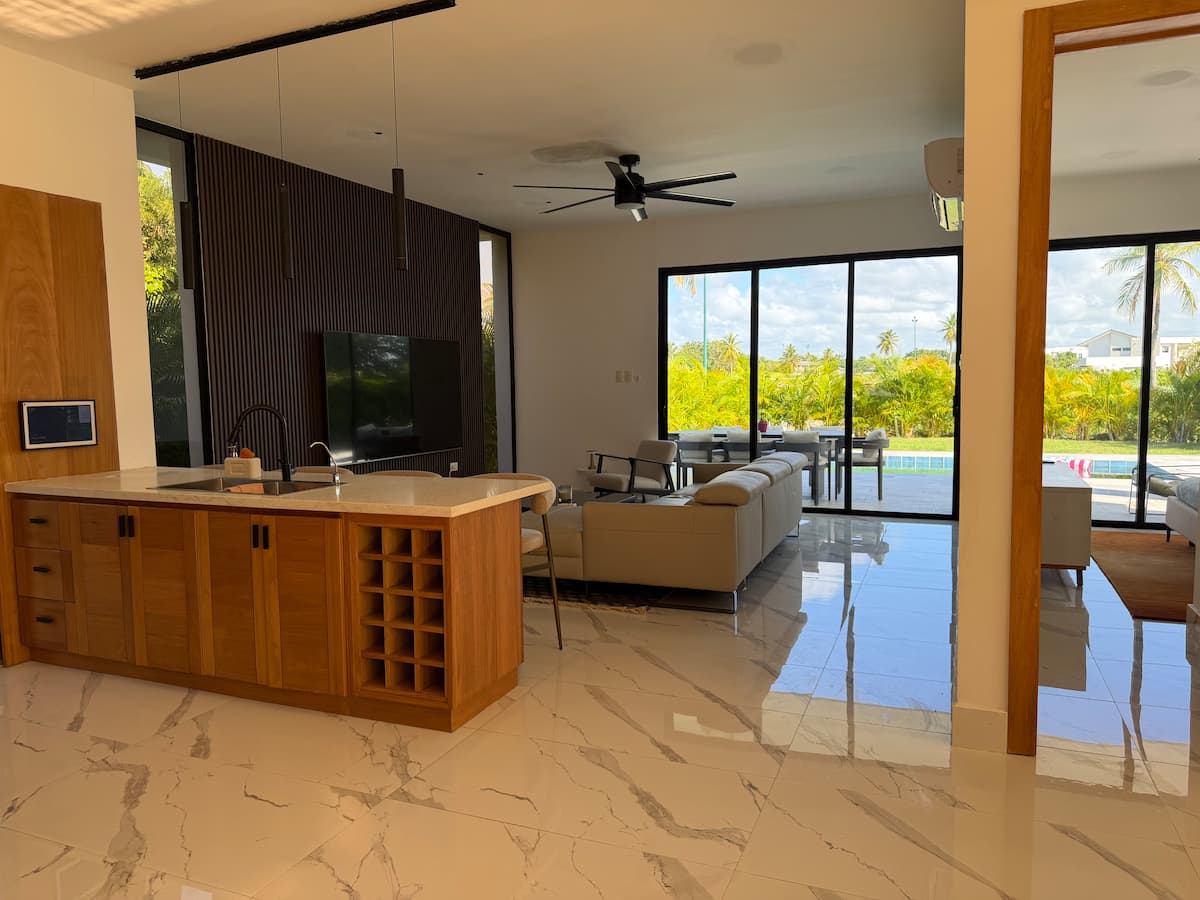 Modern villa with private pool in Playa Nueva Romana